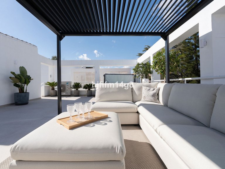 Apartment for Sale in Nueva Andalucía, Malaga 22