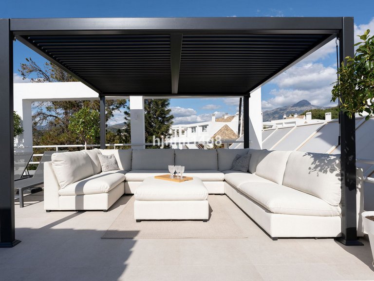 Apartment for Sale in Nueva Andalucía, Malaga 24