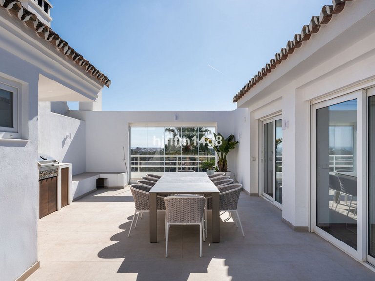 Apartment for Sale in Nueva Andalucía, Malaga 26