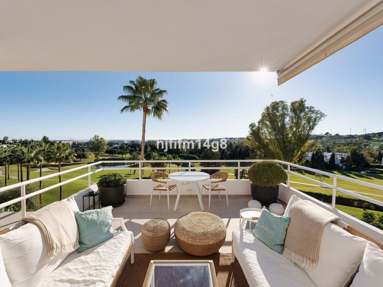 Apartment for Sale in Nueva Andalucía, Malaga 4