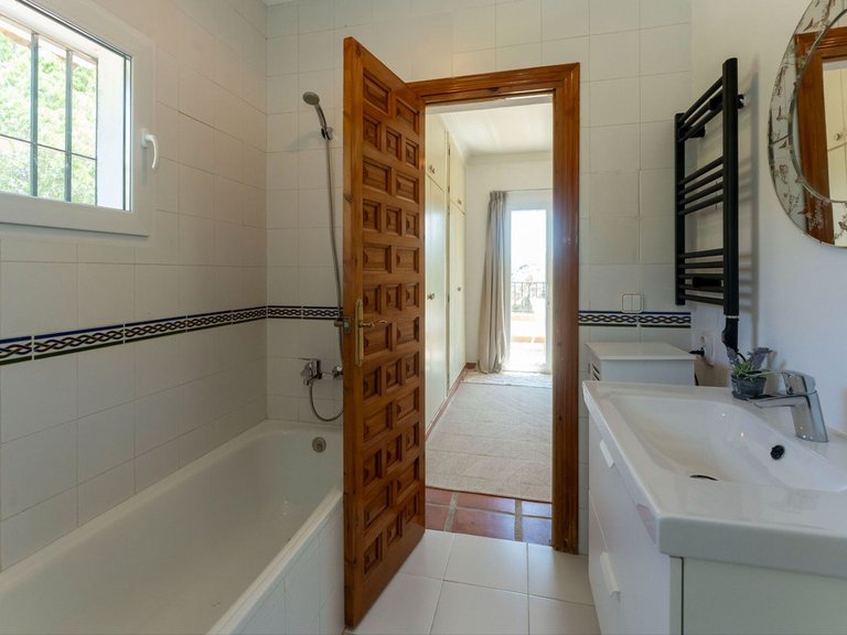 Villa for Sale in Alhaurín El Grande, Malaga 23