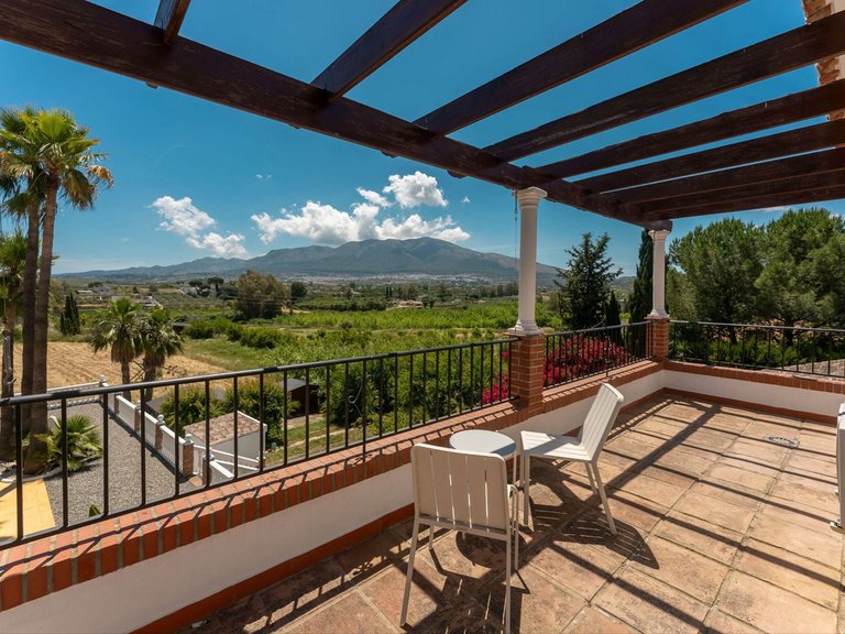 Villa for Sale in Alhaurín El Grande, Malaga 24