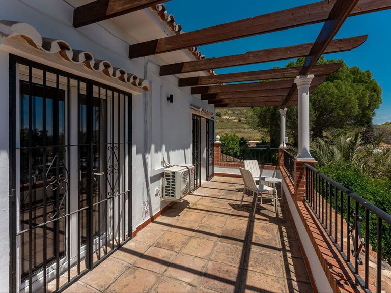 Villa for Sale in Alhaurín El Grande, Malaga 25