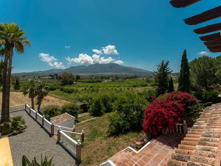 Villa for Sale in Alhaurín El Grande, Malaga 30