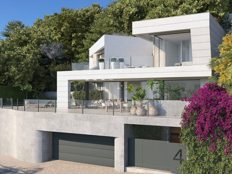 Villa for Sale in Pinares De San Antón, Malaga 1
