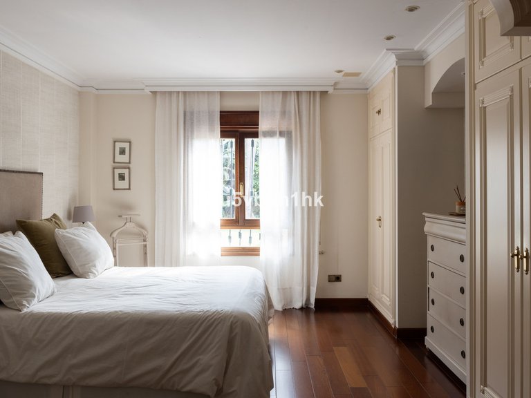Villa for Sale in Málaga, Malaga 16