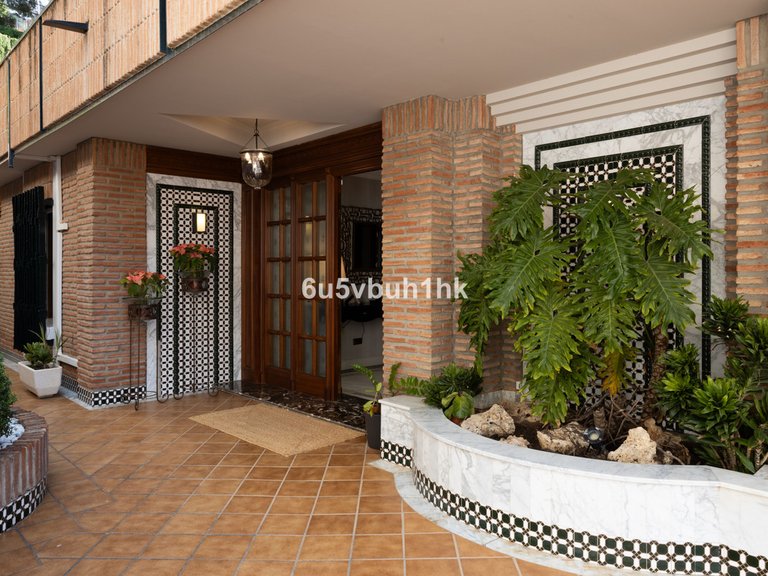 Villa for Sale in Málaga, Malaga 33