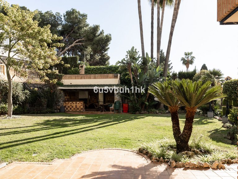 Villa for Sale in Málaga, Malaga 37