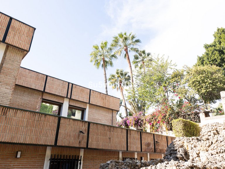 Villa for Sale in Málaga, Malaga 38