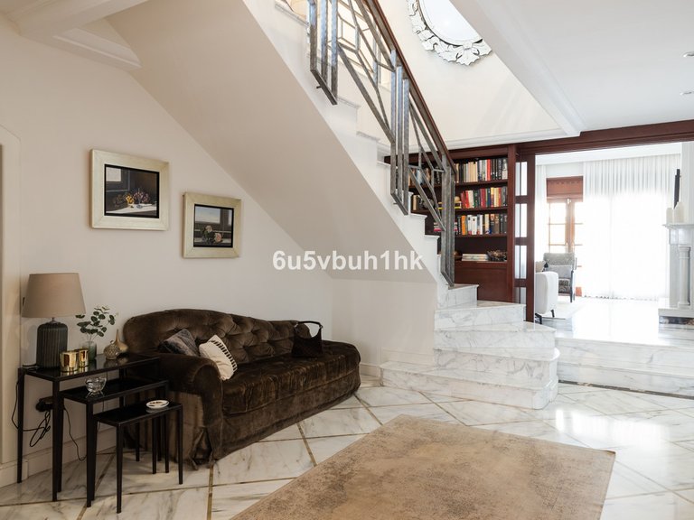 Villa for Sale in Málaga, Malaga 6