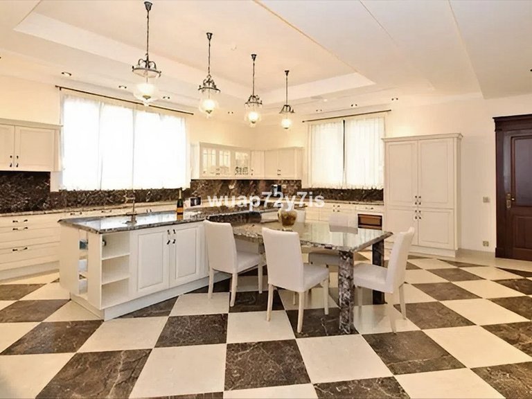 Villa for Sale in Guadalmina Baja, Malaga 5