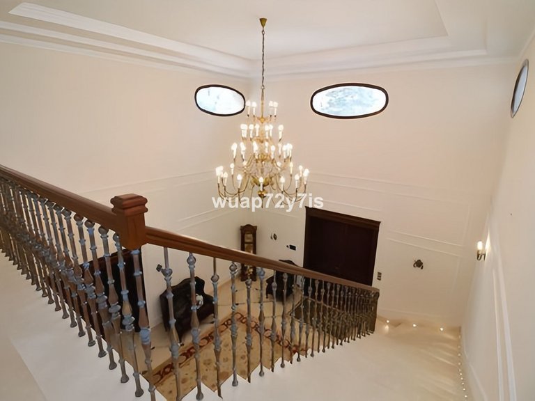 Villa for Sale in Guadalmina Baja, Malaga 7