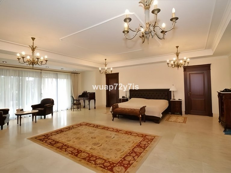 Villa for Sale in Guadalmina Baja, Malaga 9