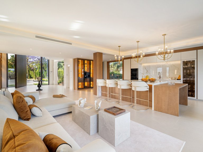 Villa for Sale in Costa del Sol Nueva Andalucía, Malaga 20