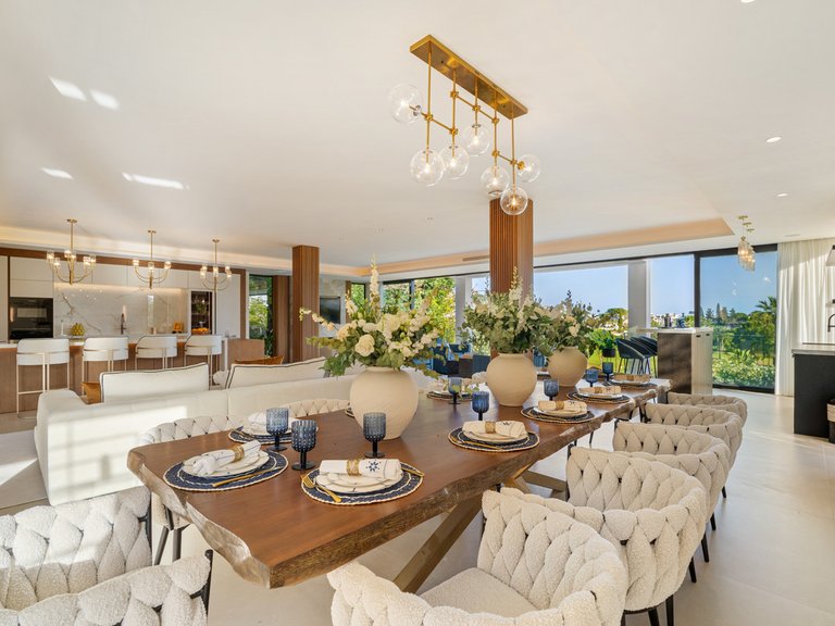 Villa for Sale in Costa del Sol Nueva Andalucía, Malaga 3
