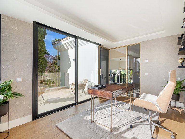 Villa for Sale in Costa del Sol Nueva Andalucía, Malaga 36