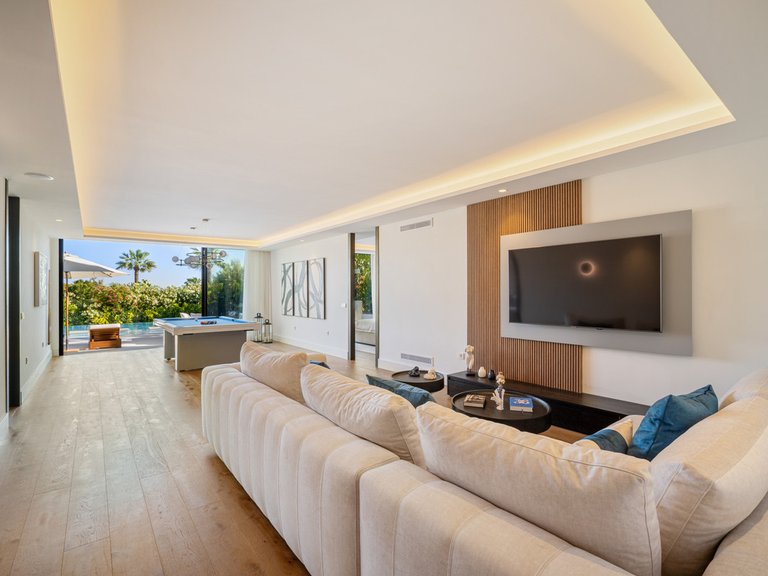 Villa for Sale in Costa del Sol Nueva Andalucía, Malaga 9