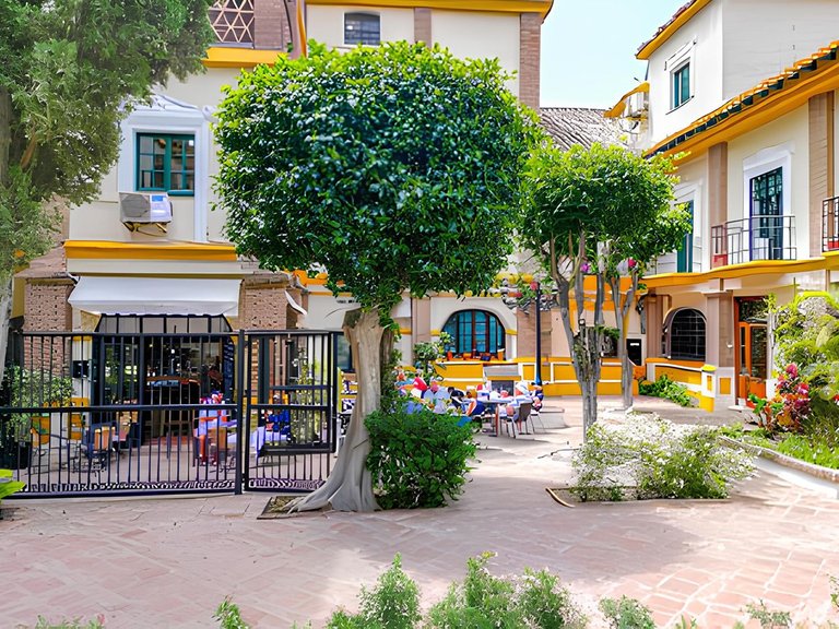 Commercial for Sale in Fuengirola, Malaga 1