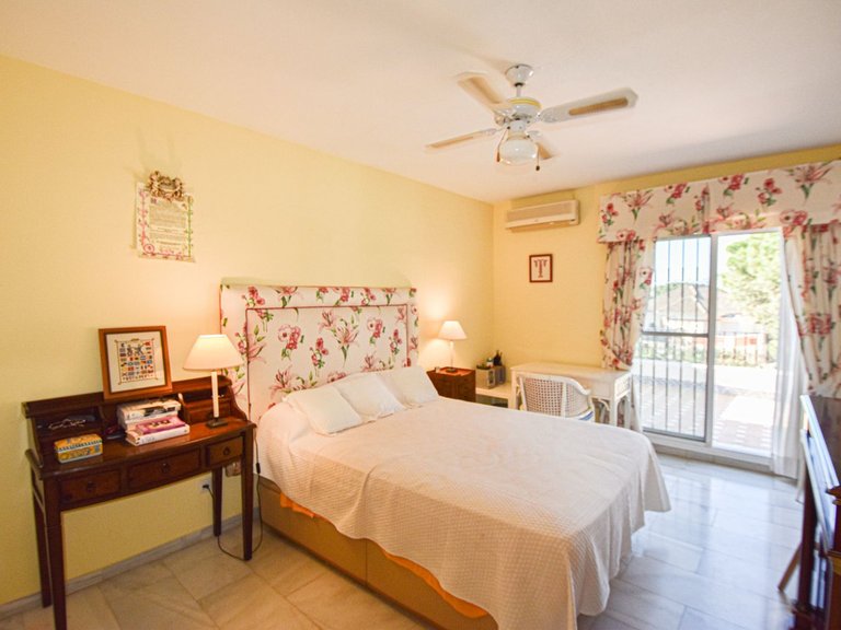 Villa for Sale in Cabopino, Malaga 14