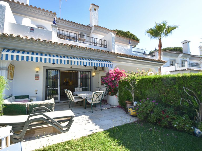 Villa for Sale in Cabopino, Malaga 2