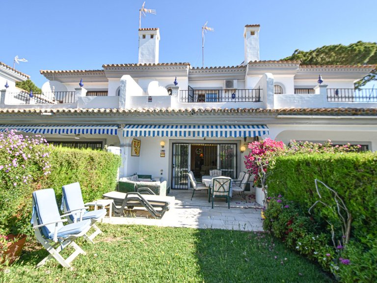 Villa for Sale in Cabopino, Malaga 3