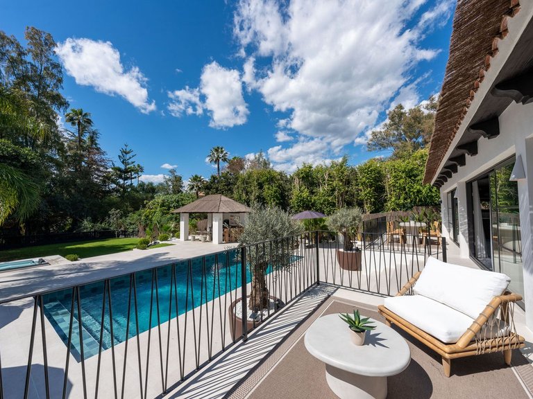 Villa for Sale in Nueva Andalucía, Malaga 10