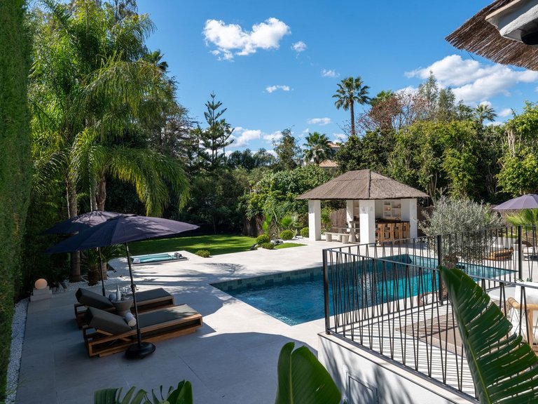 Villa for Sale in Nueva Andalucía, Malaga 14