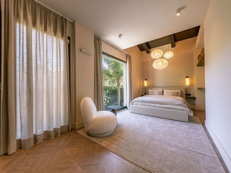 Villa for Sale in Nueva Andalucía, Malaga 36