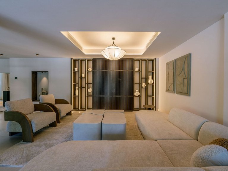 Villa for Sale in Nueva Andalucía, Malaga 7