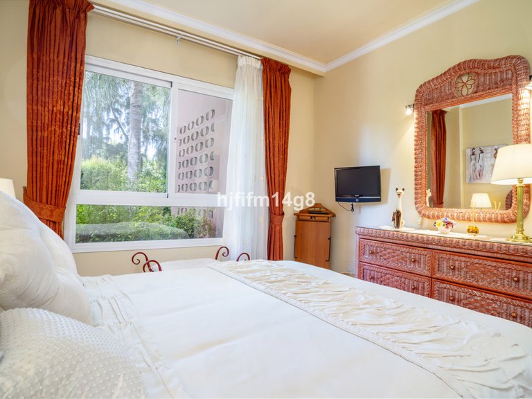 Apartment for Sale in Puerto Banús, Malaga 15