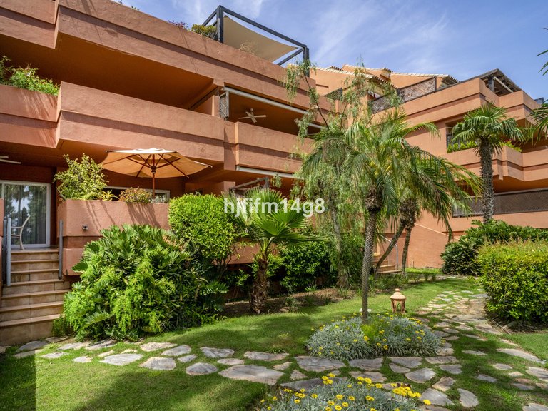 Apartment for Sale in Puerto Banús, Malaga 20