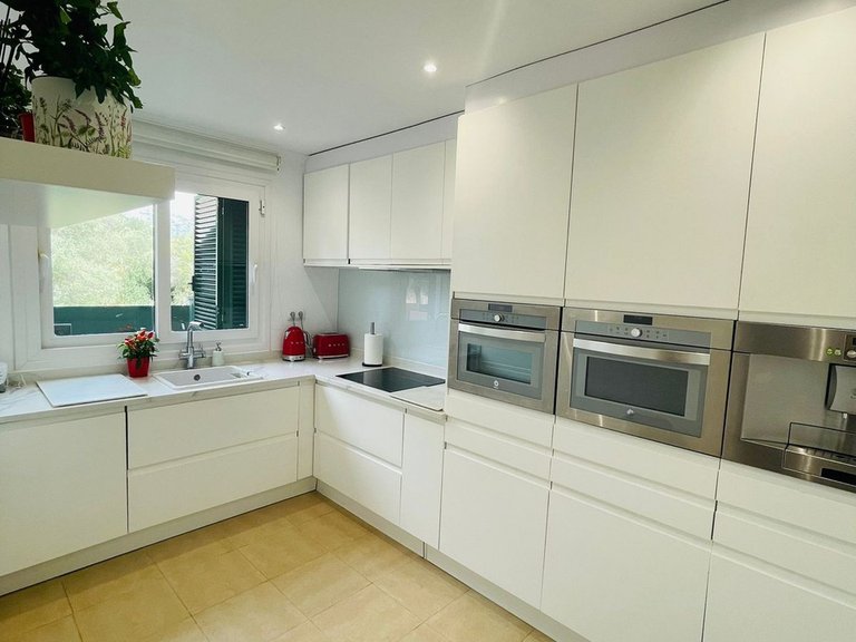 Villa for Sale in Bahía De Marbella, Malaga 12