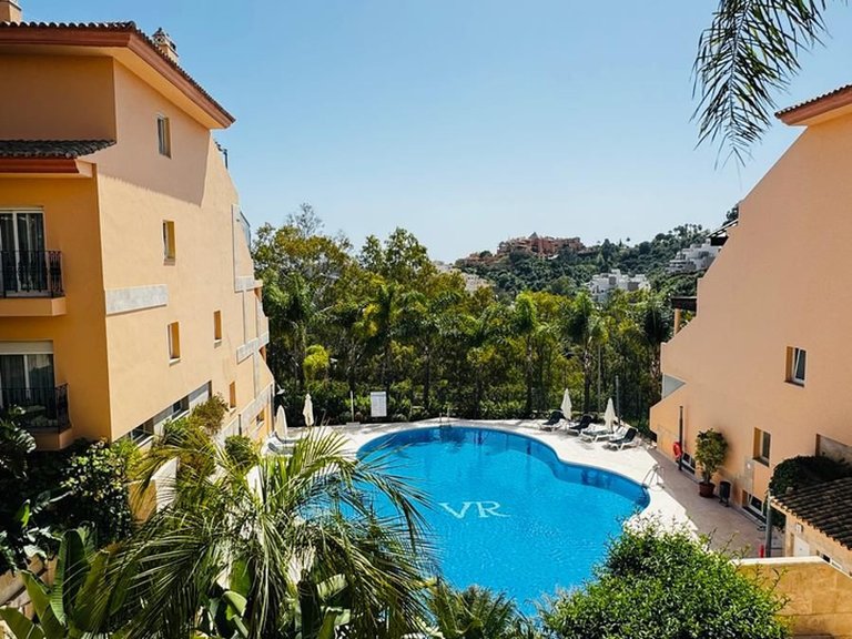 Apartment for Sale in Nueva Andalucía, Malaga 1