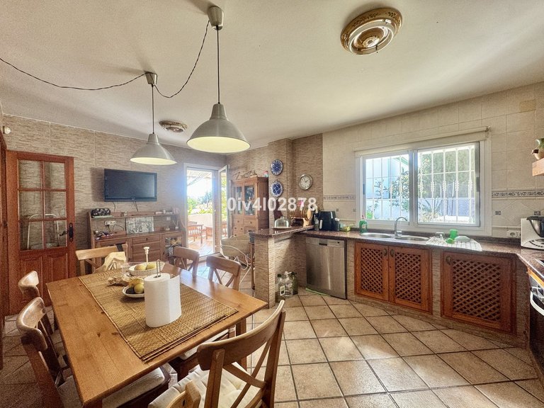 Villa for Sale in Torremolinos, Malaga 10