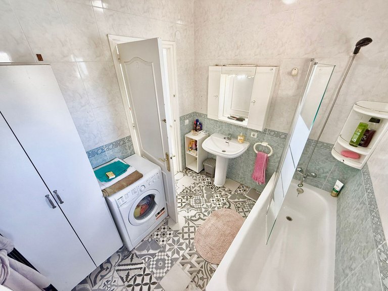 Apartment for Sale in Fuengirola, Malaga 14