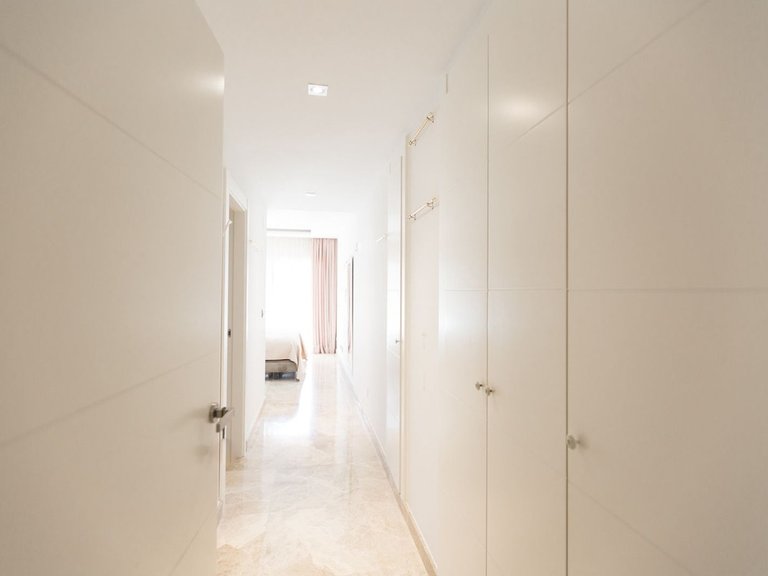 Apartment for Sale in Nueva Andalucía, Malaga 16