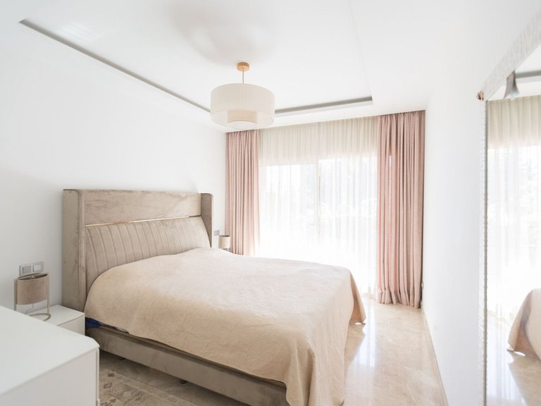 Apartment for Sale in Nueva Andalucía, Malaga 18