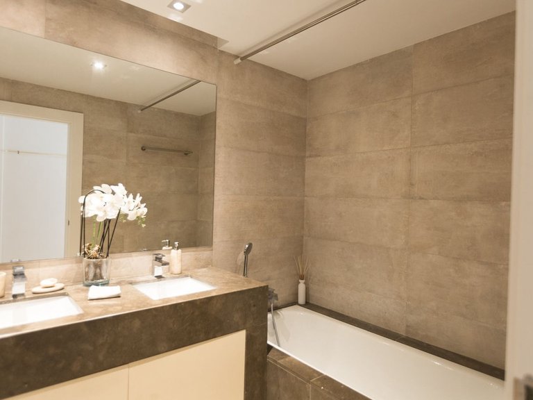 Apartment for Sale in Nueva Andalucía, Malaga 19