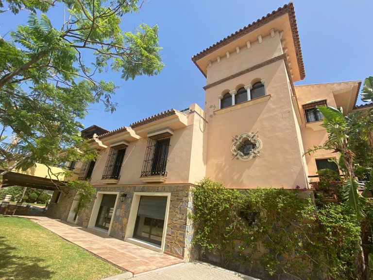Villa for Sale in La Cala, Malaga 1