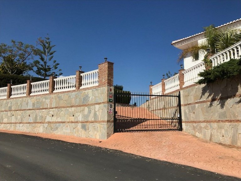 Villa for Sale in La Cala De Mijas, Malaga 44