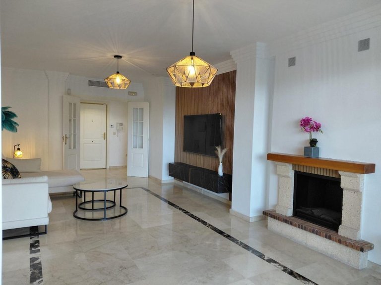 Apartment for Sale in Rio Real Golf, Malaga 10