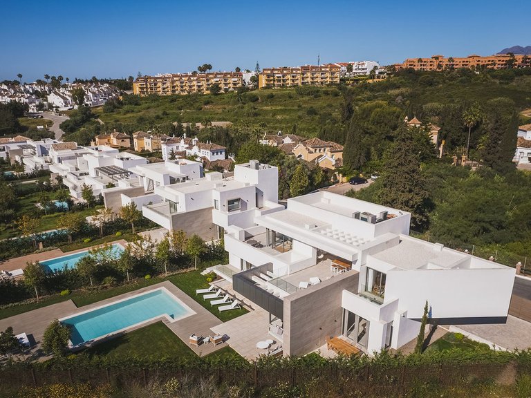 Villa for Sale in Estepona, Malaga 1