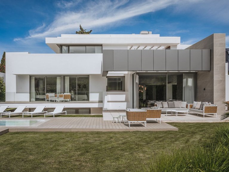 Villa for Sale in Estepona, Malaga 36