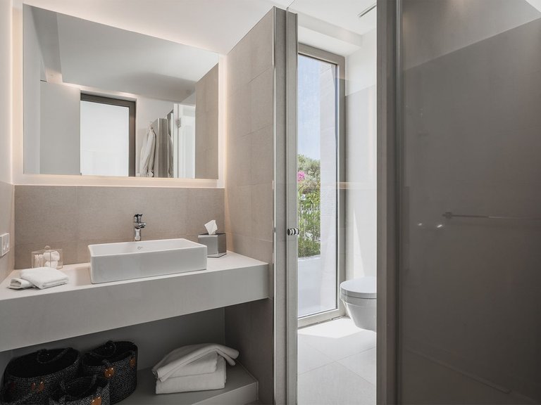 Villa for Sale in Estepona, Malaga 48