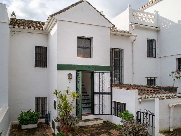 Villa for Sale in Fuengirola, Malaga 1