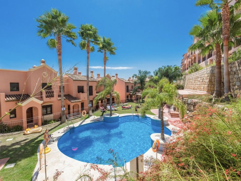Villa for Sale in Estepona, Malaga 2