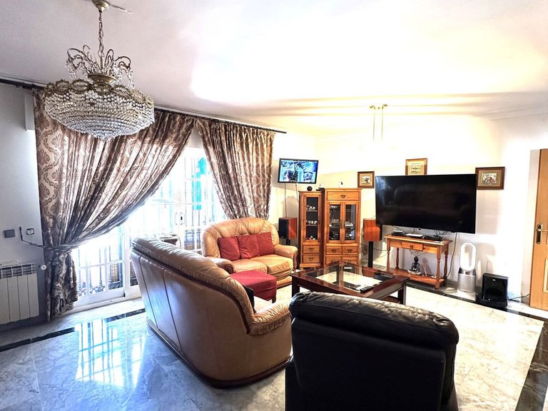 Villa for Sale in San Pedro De Alcántara, Malaga 4