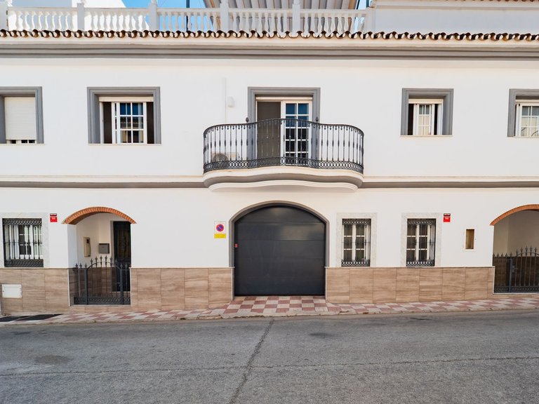 Town House for Sale in Alhaurin El Grande, Malaga 1