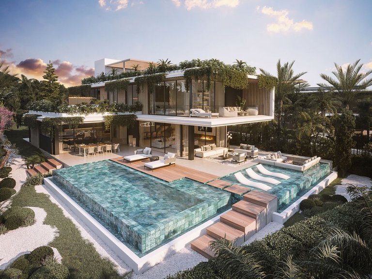 Villa for Sale in The Golden Mile, Malaga 2