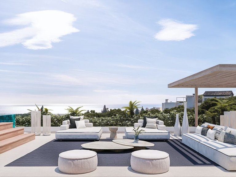 Villa for Sale in The Golden Mile, Malaga 5